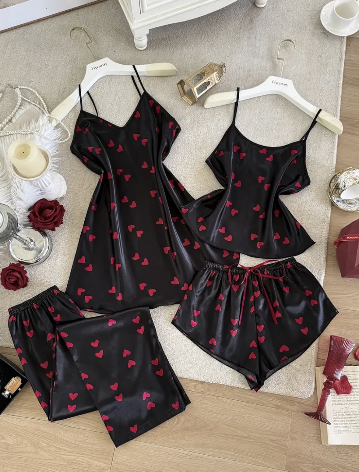 Pijama de 4 piezas de dormir de corazones 