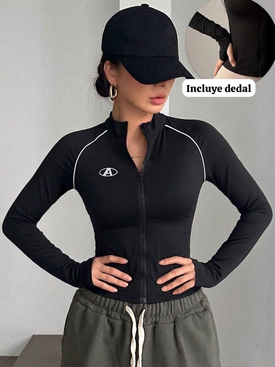 Jacket manga larga deportiva con bordado 