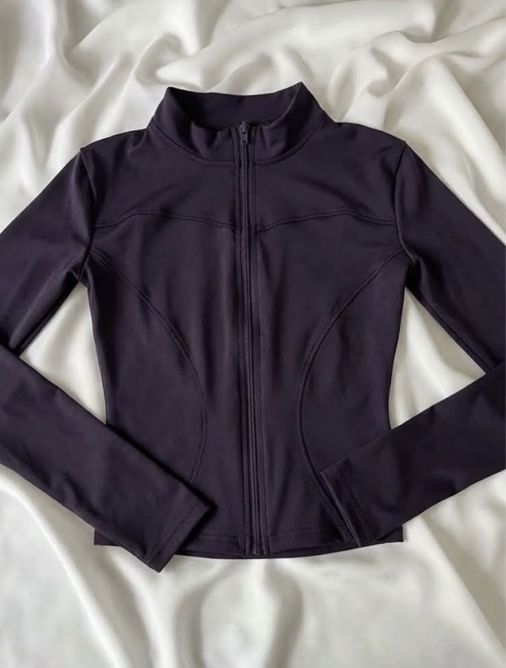 Jacket deportivo manga largas con orificios